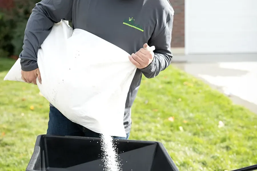 pouring-fertilizer
