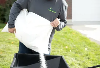 pouring-fertilizer
